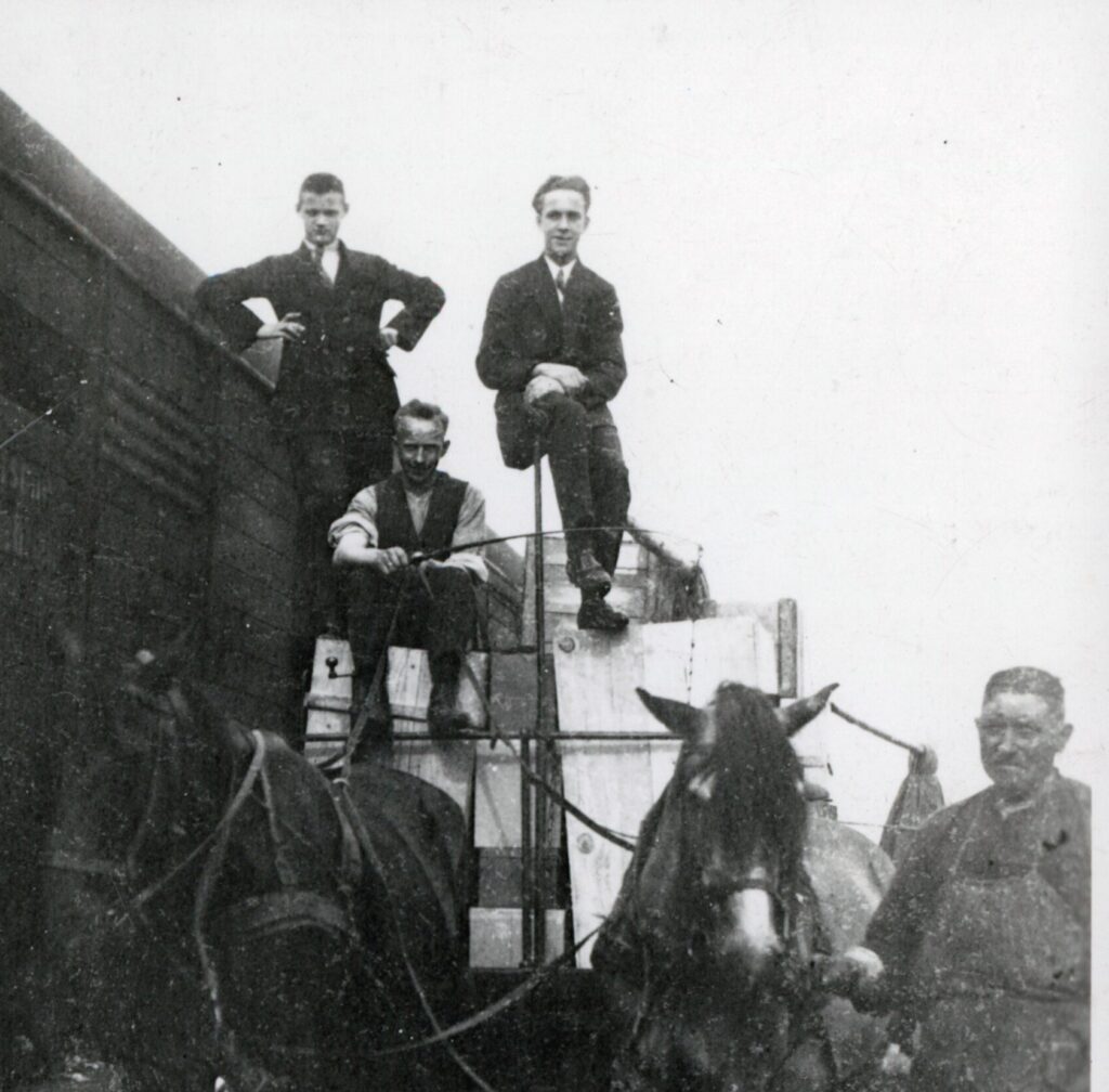 Koch International Geschichte – Pferdefuhrwerk von Heinrich Koch in Osnabrück, gegründet 1900, Deutschland