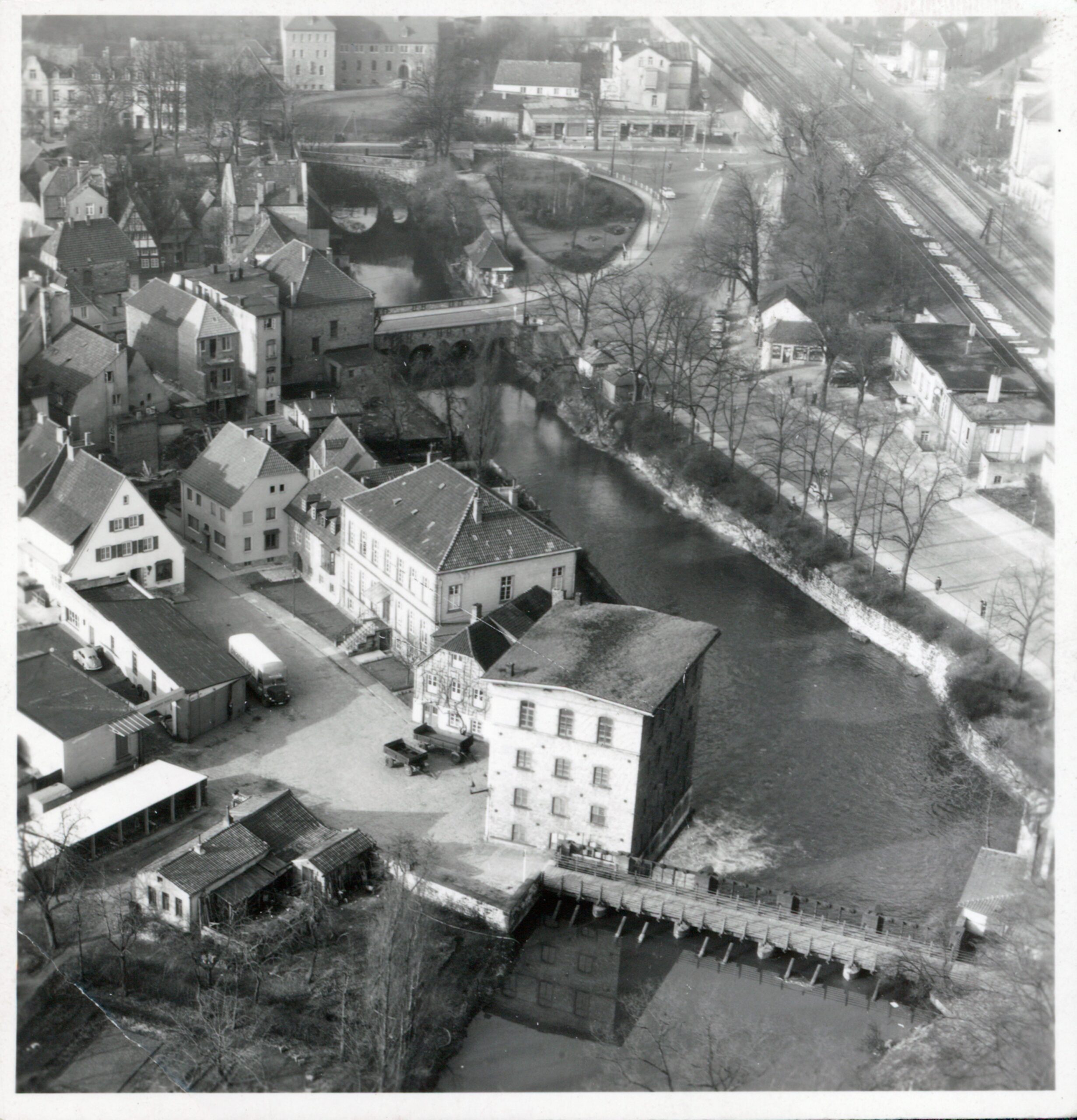 Osnabrück – Historische Stadtansicht mit Fachwerkhäusern und Kirchturm, Niedersachsen