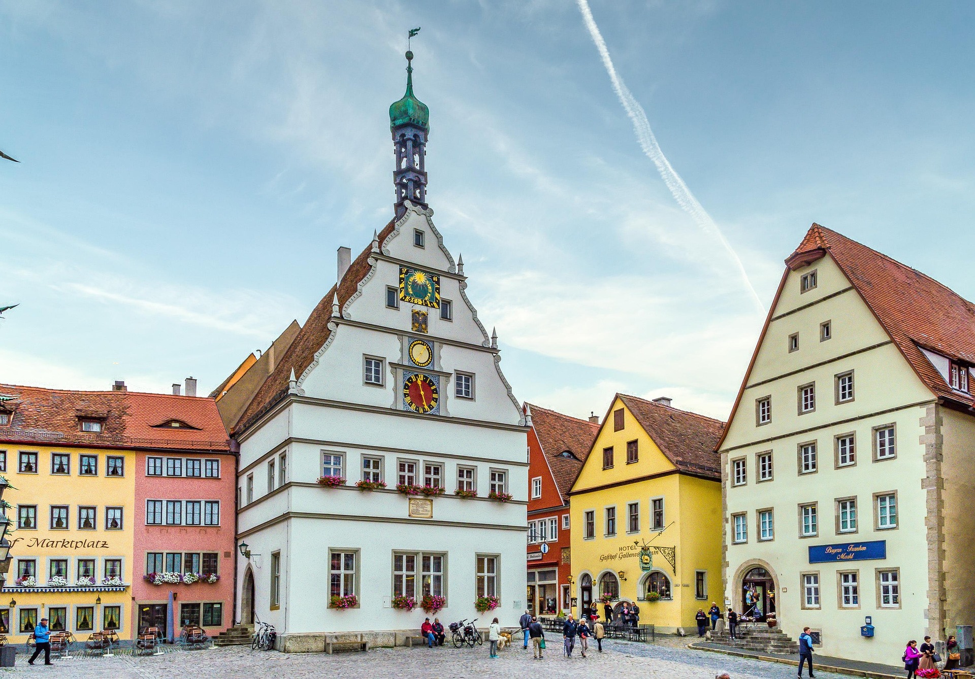Marktplatz Rottenburg am Neckar – Dom St. Martin, Rathaus im Barockstil und gotischer Marktbrunnen, Baden-Württemberg