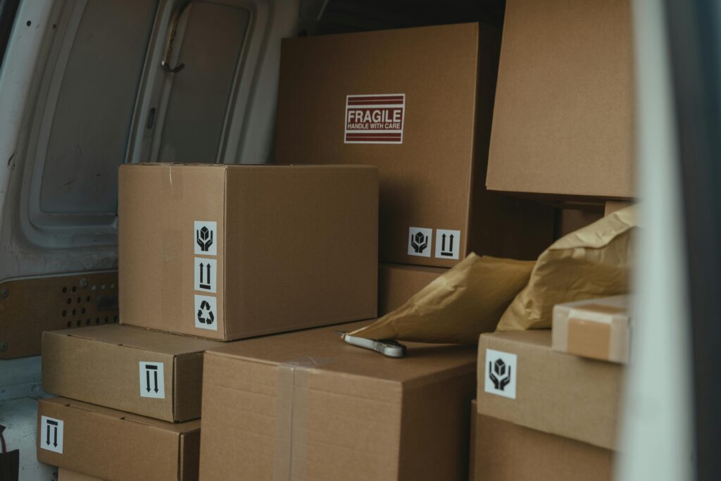 Boxen für den Umzug im Fahrzeug – Sicher verstaut im Umzugswagen, Deutschland