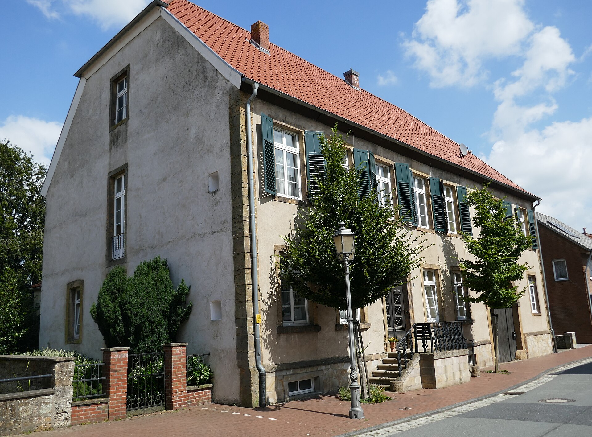 Münsterstraße in Glandorf (Landkreis Osnabrück) mit typischer Ortsbebauung.