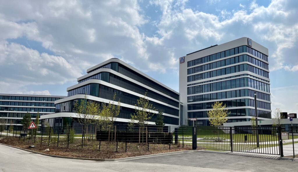 ALDI Nord Campus Essen – Firmenzentrale mit A-förmigem Gebäudekomplex, Nordrhein-Westfalen