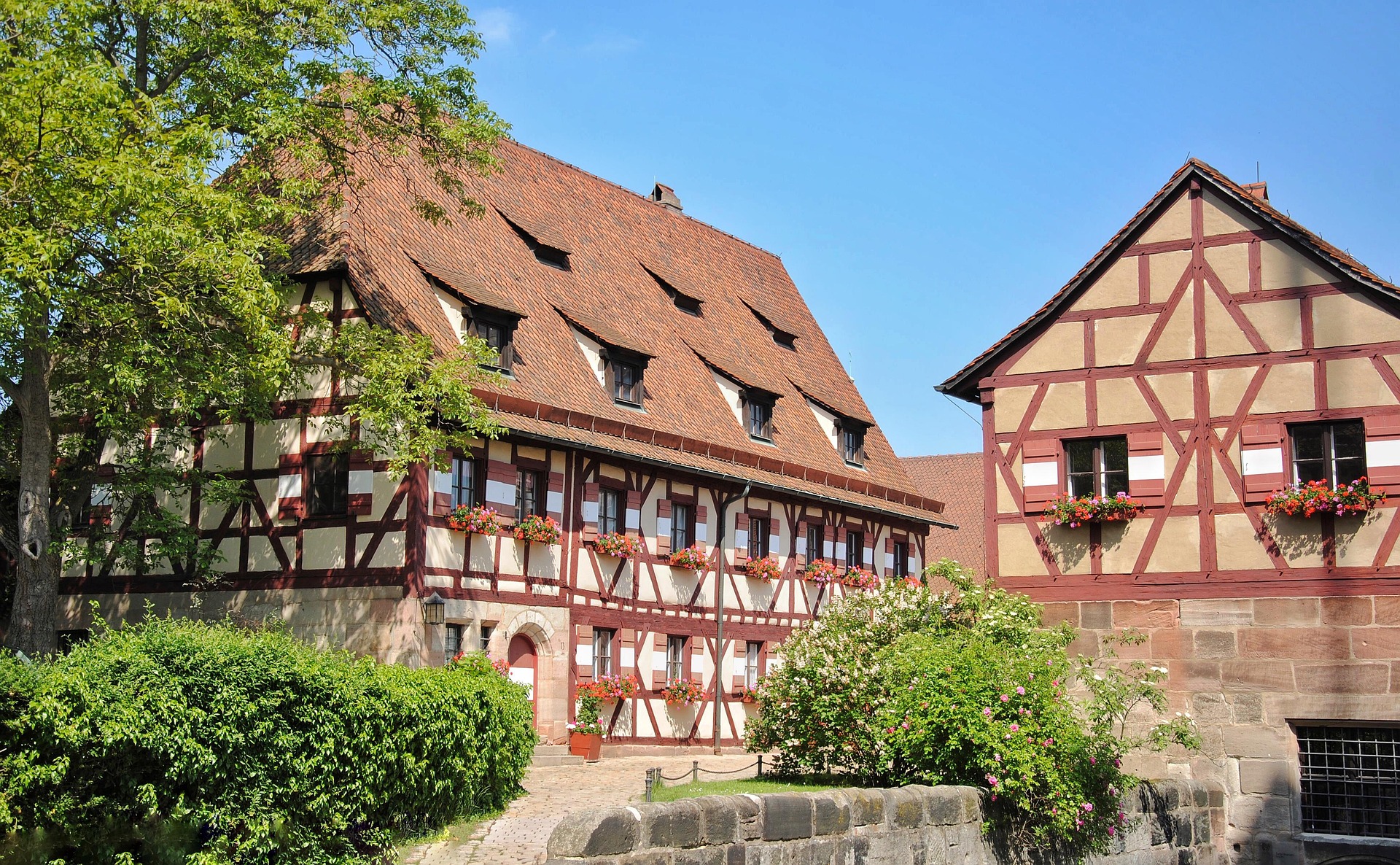 Handwerkerhof Nürnberg – Ensemble historischer Fachwerkhäuser an der Stadtmauer, Bayern