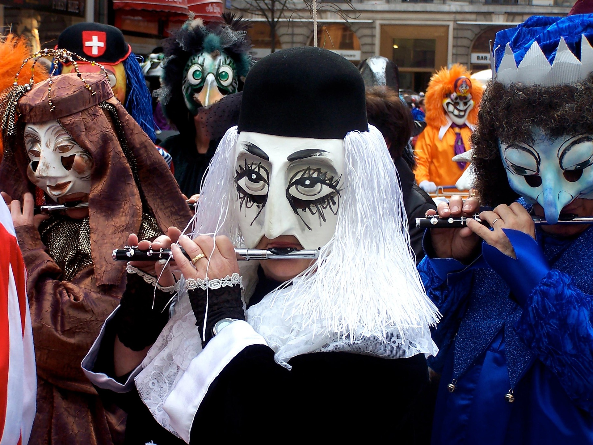 Basler Fasnacht – Karneval in Basel mit Masken, Musik und Laternen, Schweiz