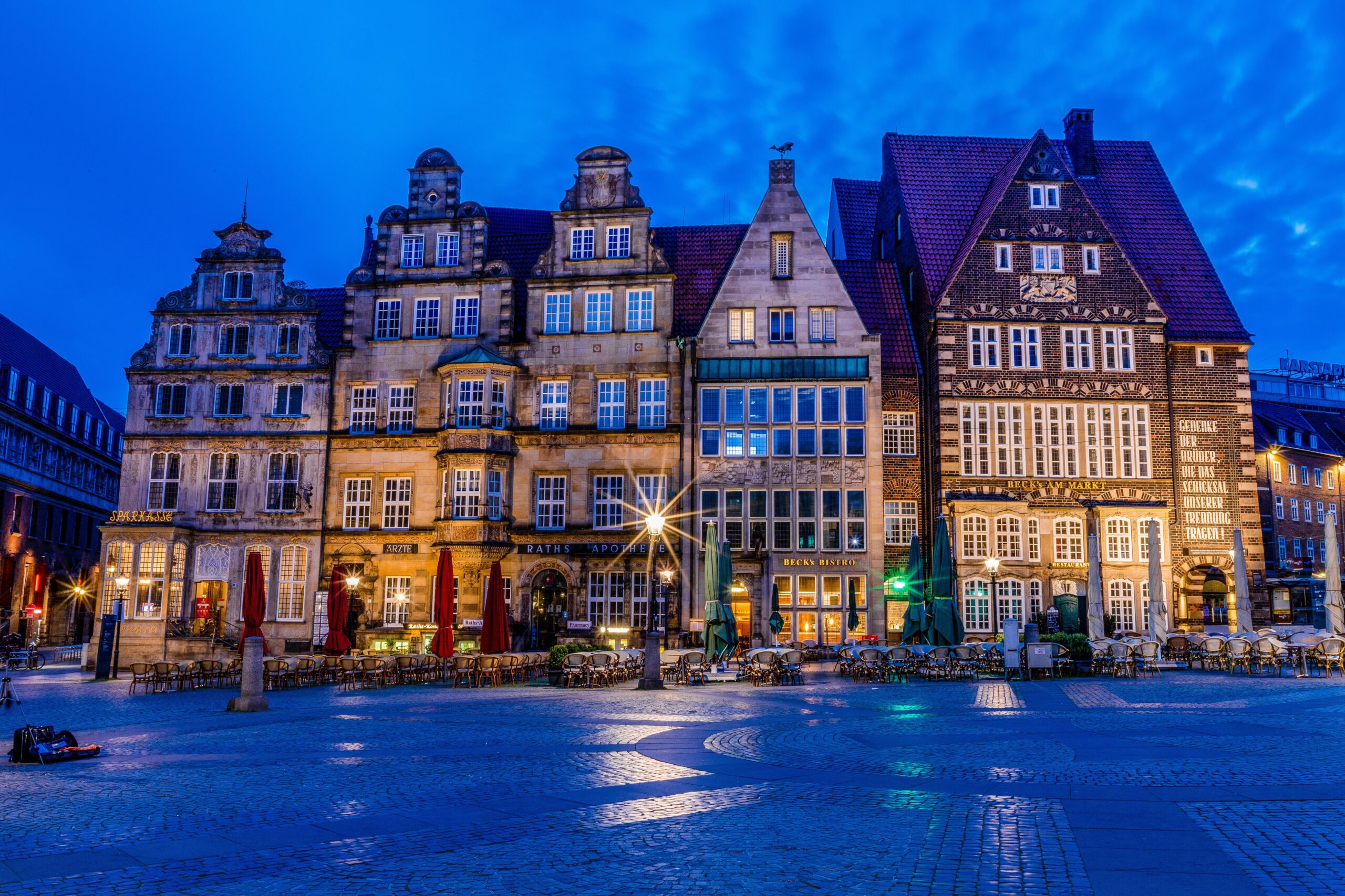 Bremen – Typisches historisches Bürgerhaus mit Giebel und Sprossenfenstern