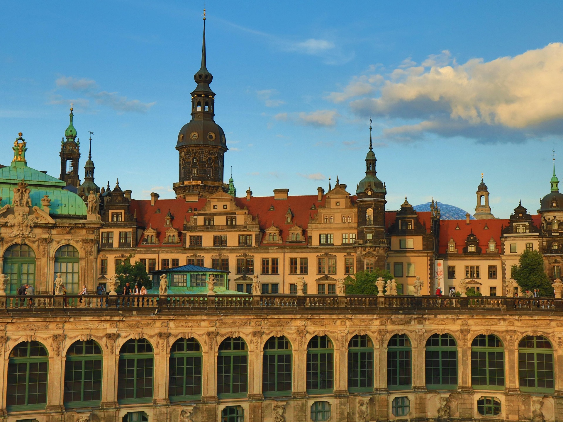 Dresdner Residenzschloss – Historisches Schloss in der Altstadt mit Hausmannsturm, Sachsen