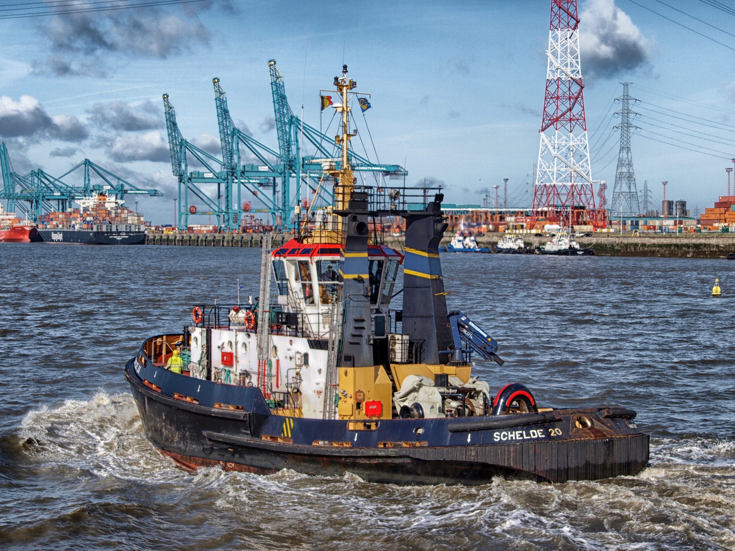 Antwerpen, Belgien – Hafenschlepper bei der Arbeit, Belgien