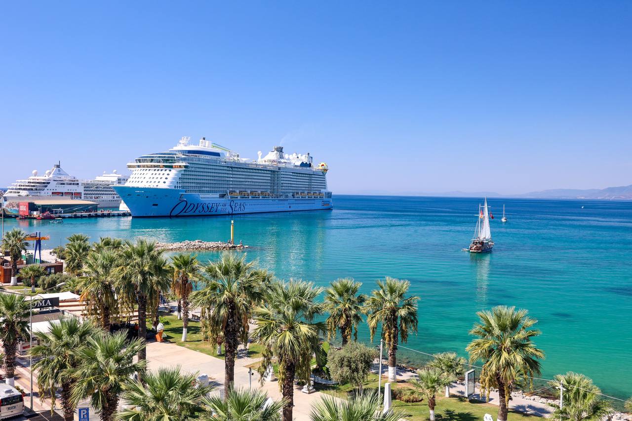 Kuşadası Hafen – Schiffe und Yachten an der Ägäisküste, Türkei