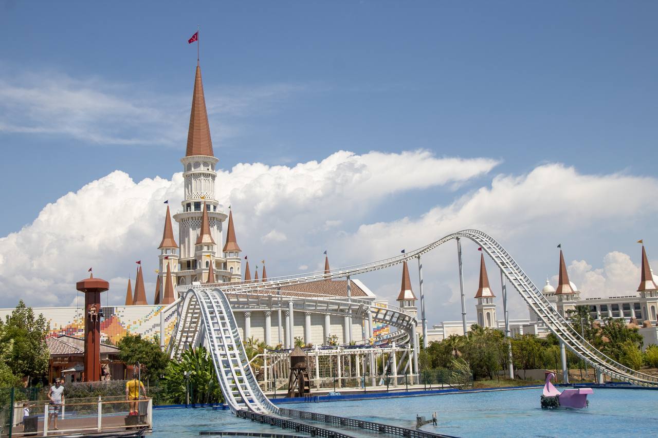 Türkischer Wasserpark – Wasserrutschen und Schwimmbecken für Familien, Türkei