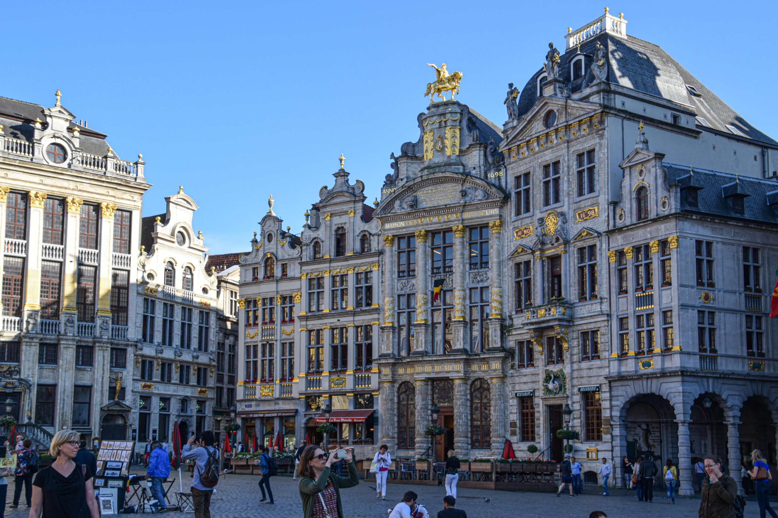 Grand Place Brüssel – Prächtige Gildehäuser mit vergoldeten Fassaden, Belgien