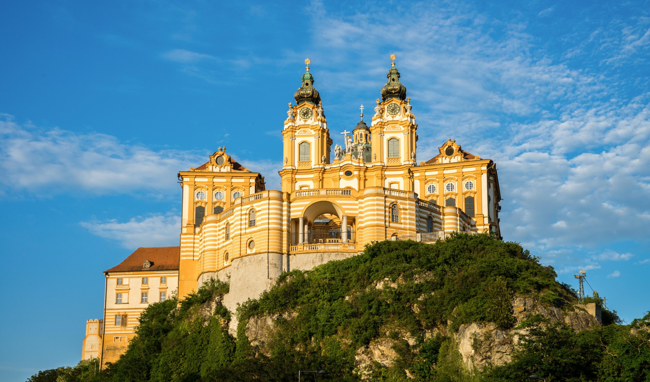 Stift Melk – Barockes Kloster auf Felsen über der Donau, Niederösterreich, Österreich