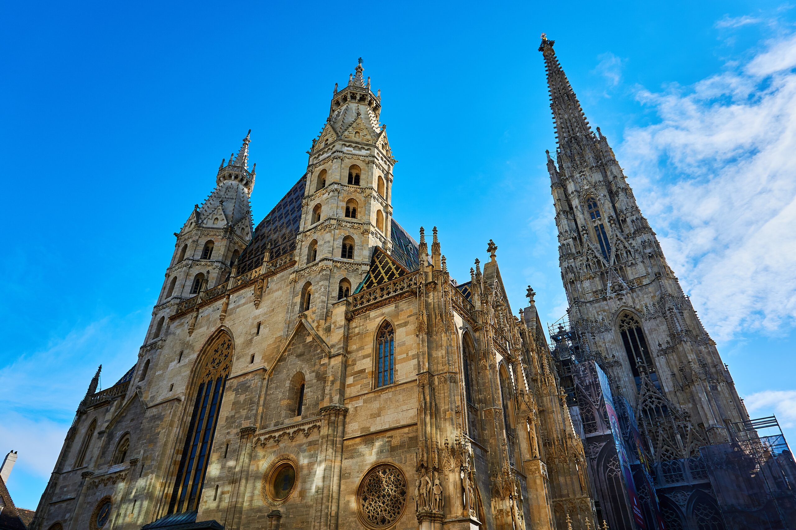 Wien, Stephansdom – Wahrzeichen der Stadt am Stock-im-Eisen-Platz, Österreich