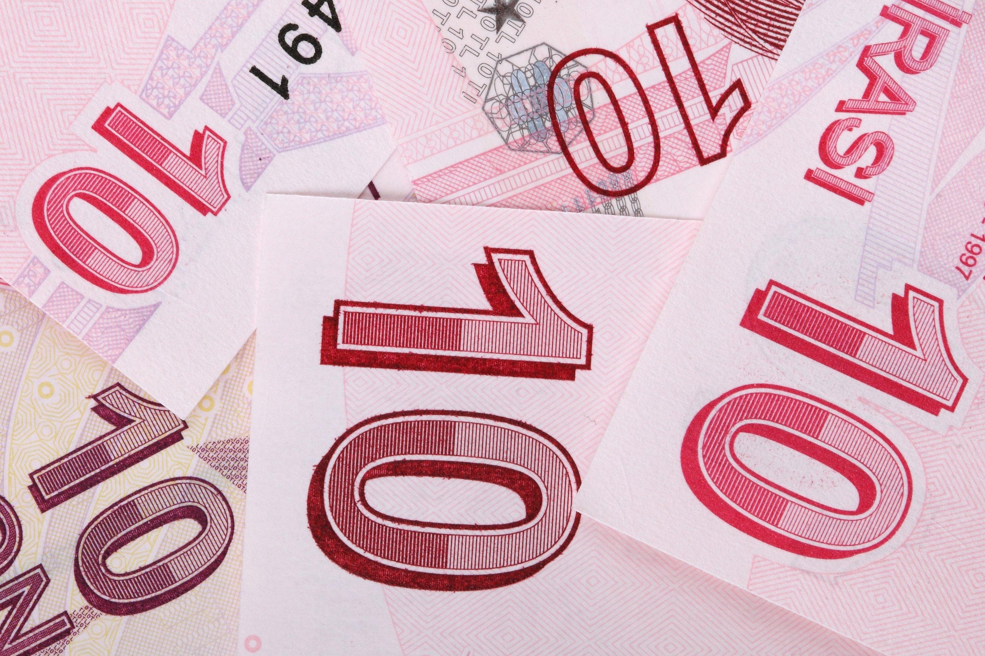 Türkisches Geld – Lira-Scheine auf einem Tisch