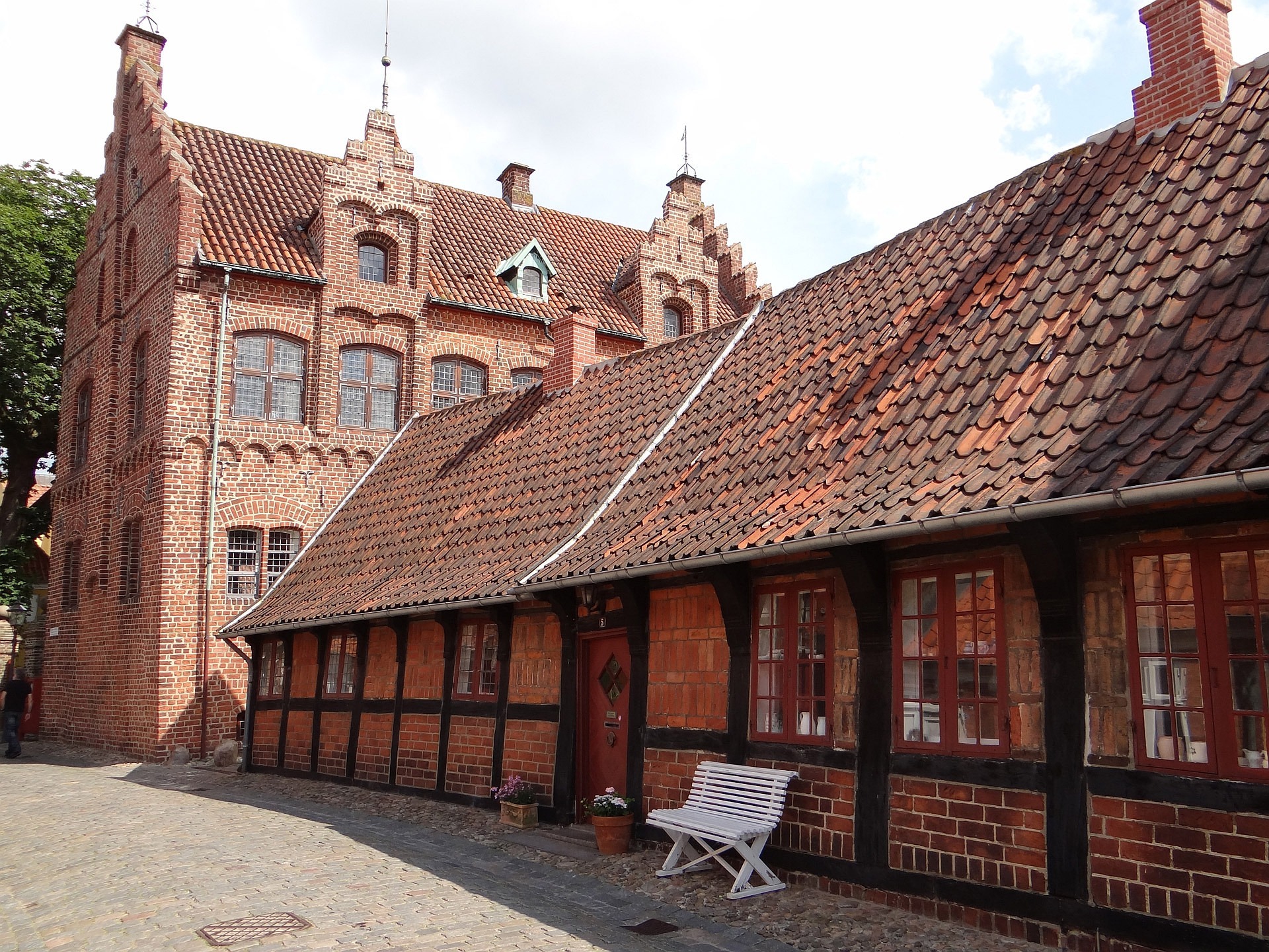 Dänemark – Traditionelles Backsteinhaus mit Satteldach, Dänemark