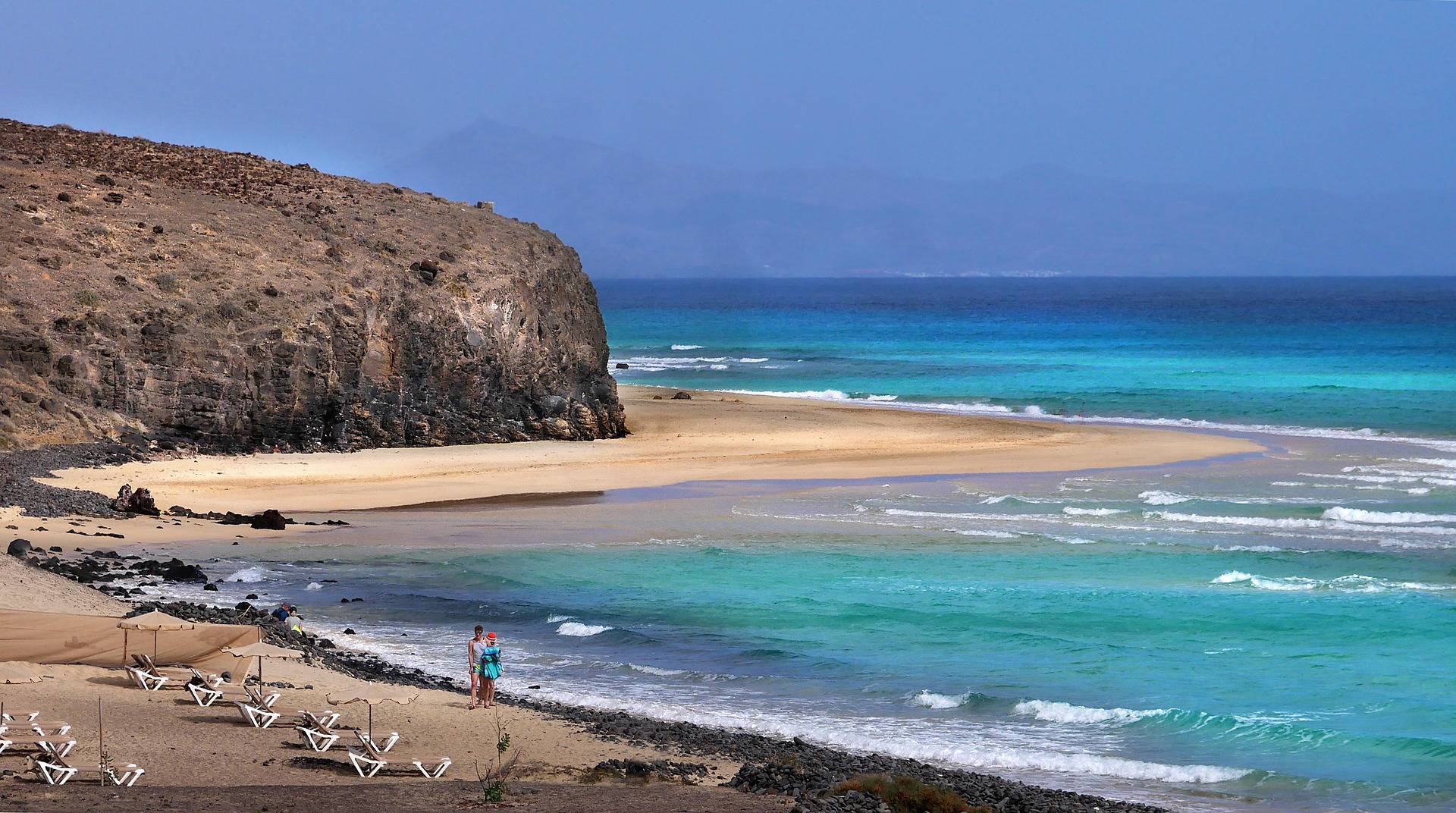 Kanarische Inseln – Sandstrand mit Atlantik, Spanien