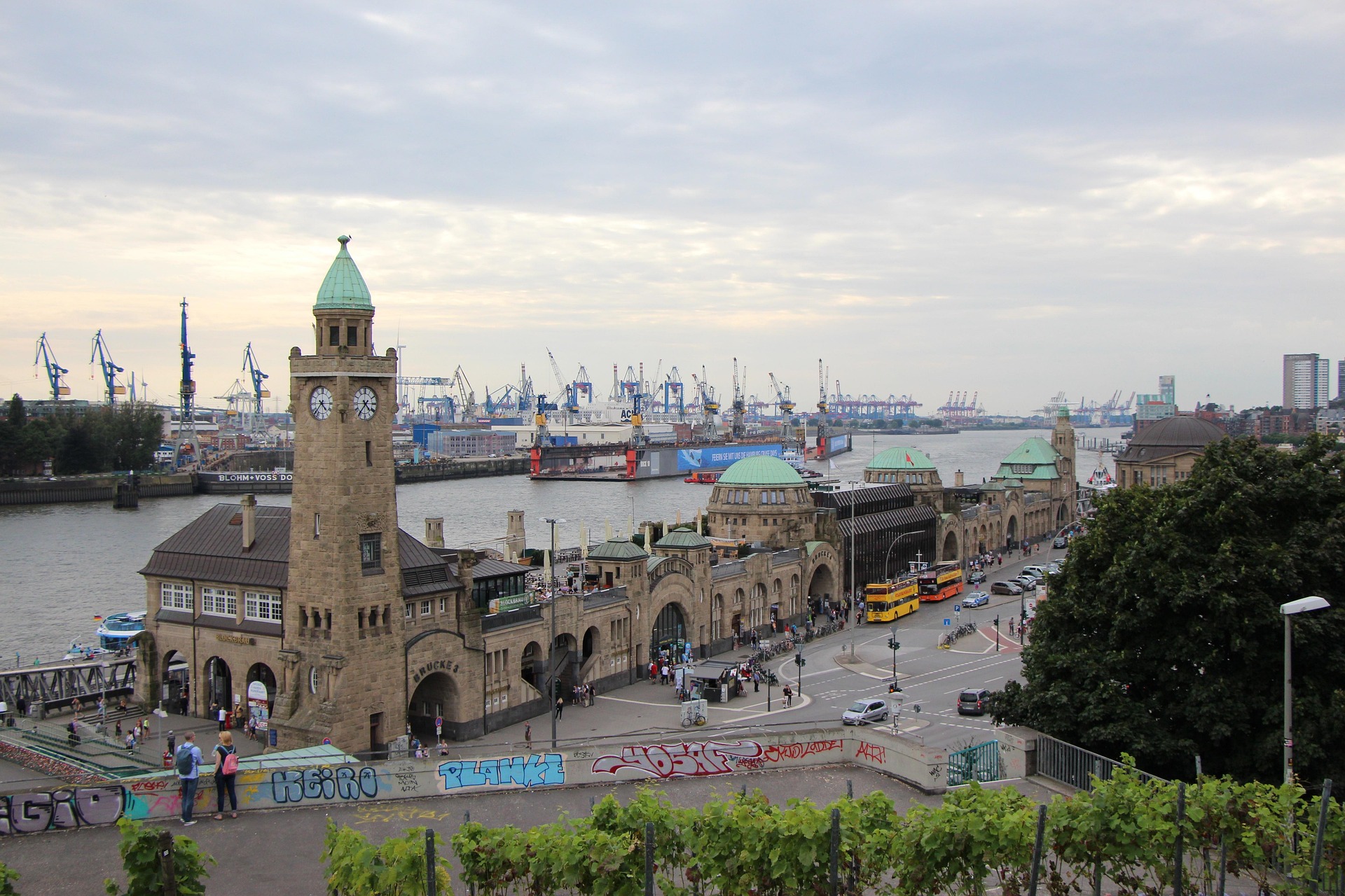Hamburg – Hafen mit Kränen und Containerschiffen, Hamburg, Deutschland
