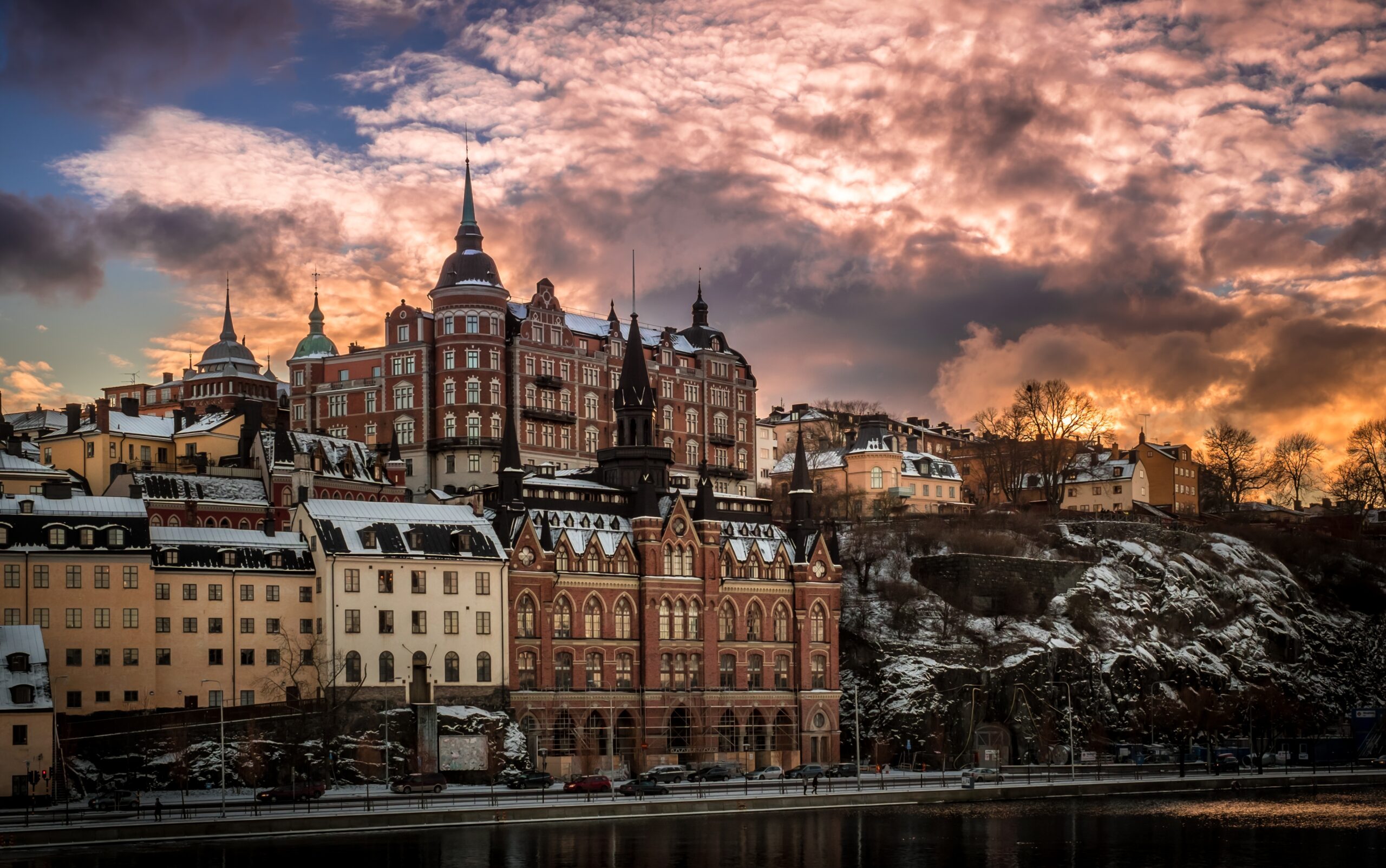 Stockholm – Stadtteil Södermalm mit Monteliusvägen-Aussicht und historischen Gebäuden, Schweden