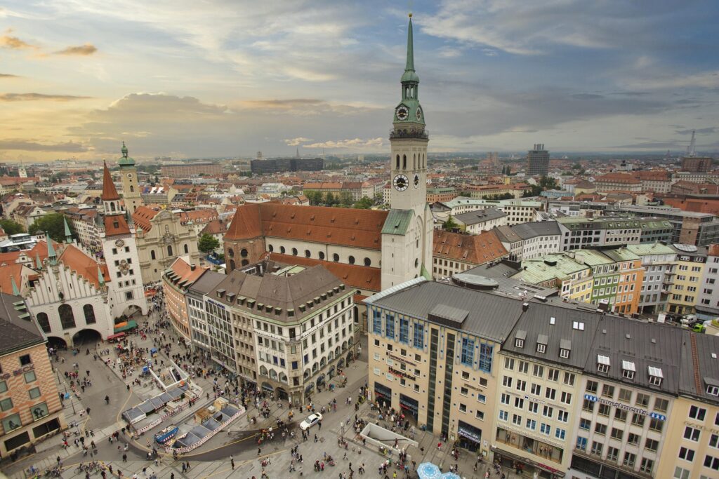 München – Altstadt mit Marienplatz und historischen Gebäuden, Bayern, Deutschland