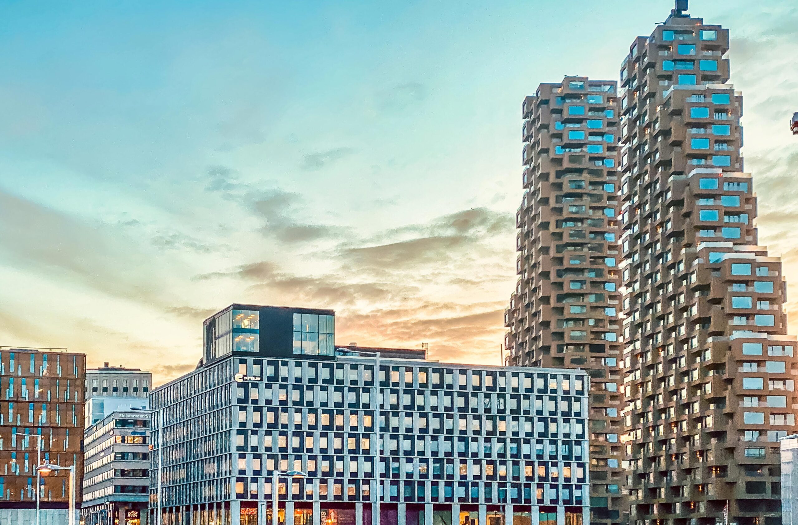 Moderne Hochhäuser in Stockholm – Skyline mit Glasfassaden, Schweden